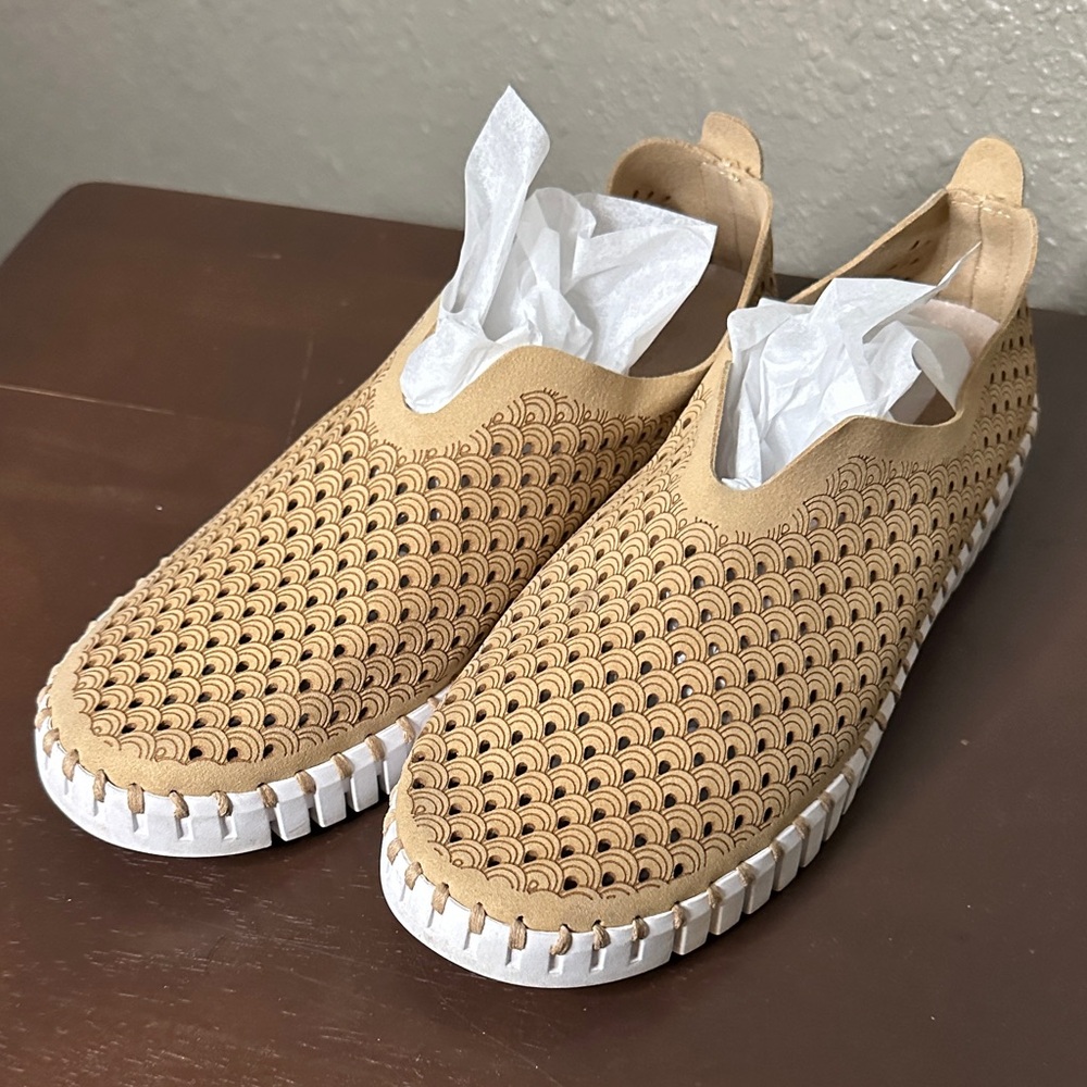 Ilse Jacobsen Tan Perforated Slip-Ons with White Soles - Picture 5 of 9